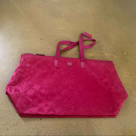 Pink Coach Duffle - Picture 4 of 4